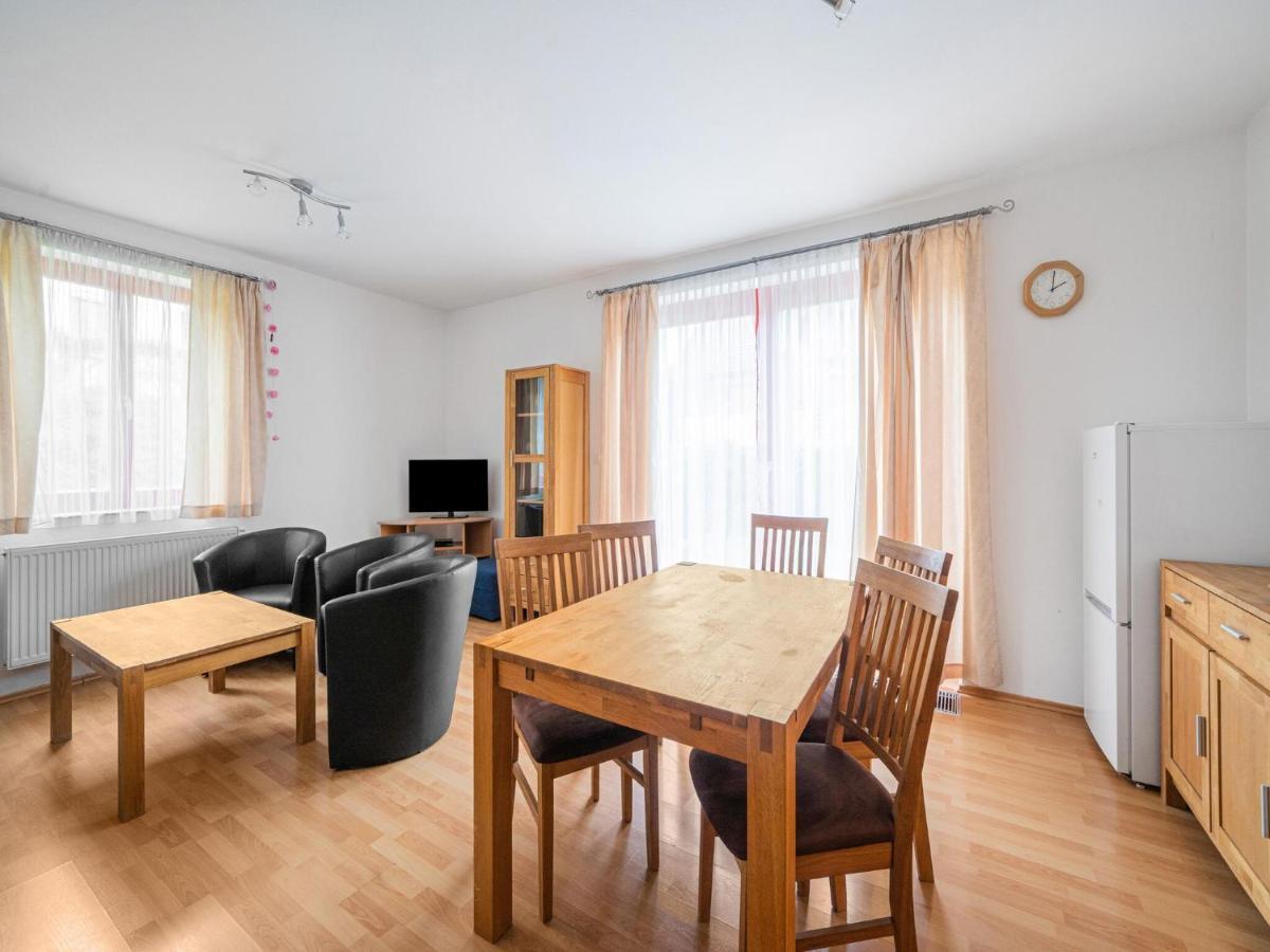 Comfortable Holiday Home In Lipno With Garden Липно над Вълтава Екстериор снимка