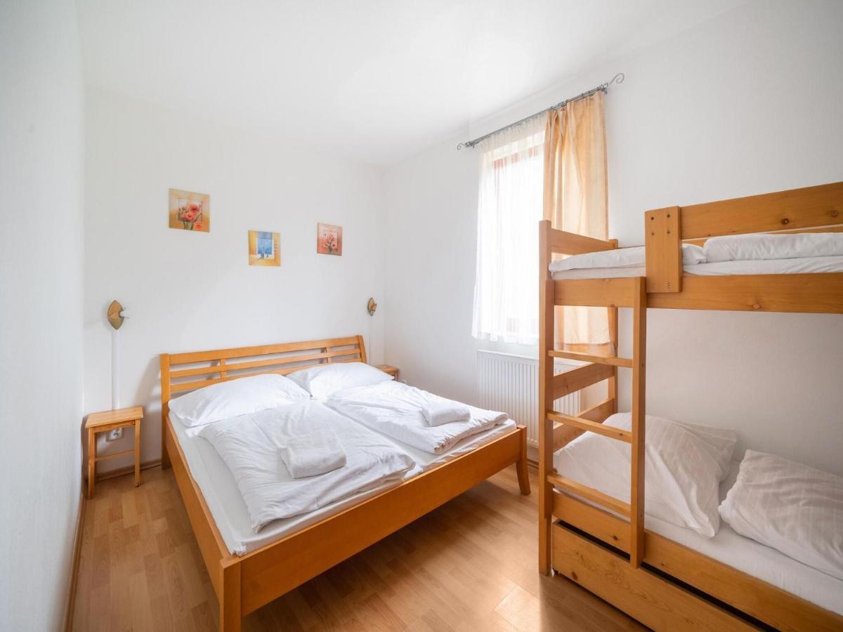 Comfortable Holiday Home In Lipno With Garden Липно над Вълтава Екстериор снимка